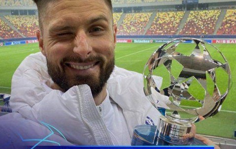 喊两声吉鲁顺利通关！吉星欧冠单季6球，蓝军吉兆