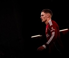 英超初体验！维尔茨社媒晒照纪念利物浦主场英超首秀