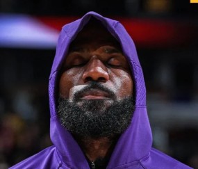 手机安全登录入口-带队！东里缺阵后詹姆斯场均25.4+8+10+2.3断，命中率52/41%