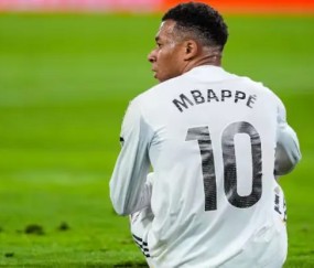 手机安全登录入口-记者谈皇马堕落：克罗斯离队的阵痛，远非姆巴佩加盟能弥补